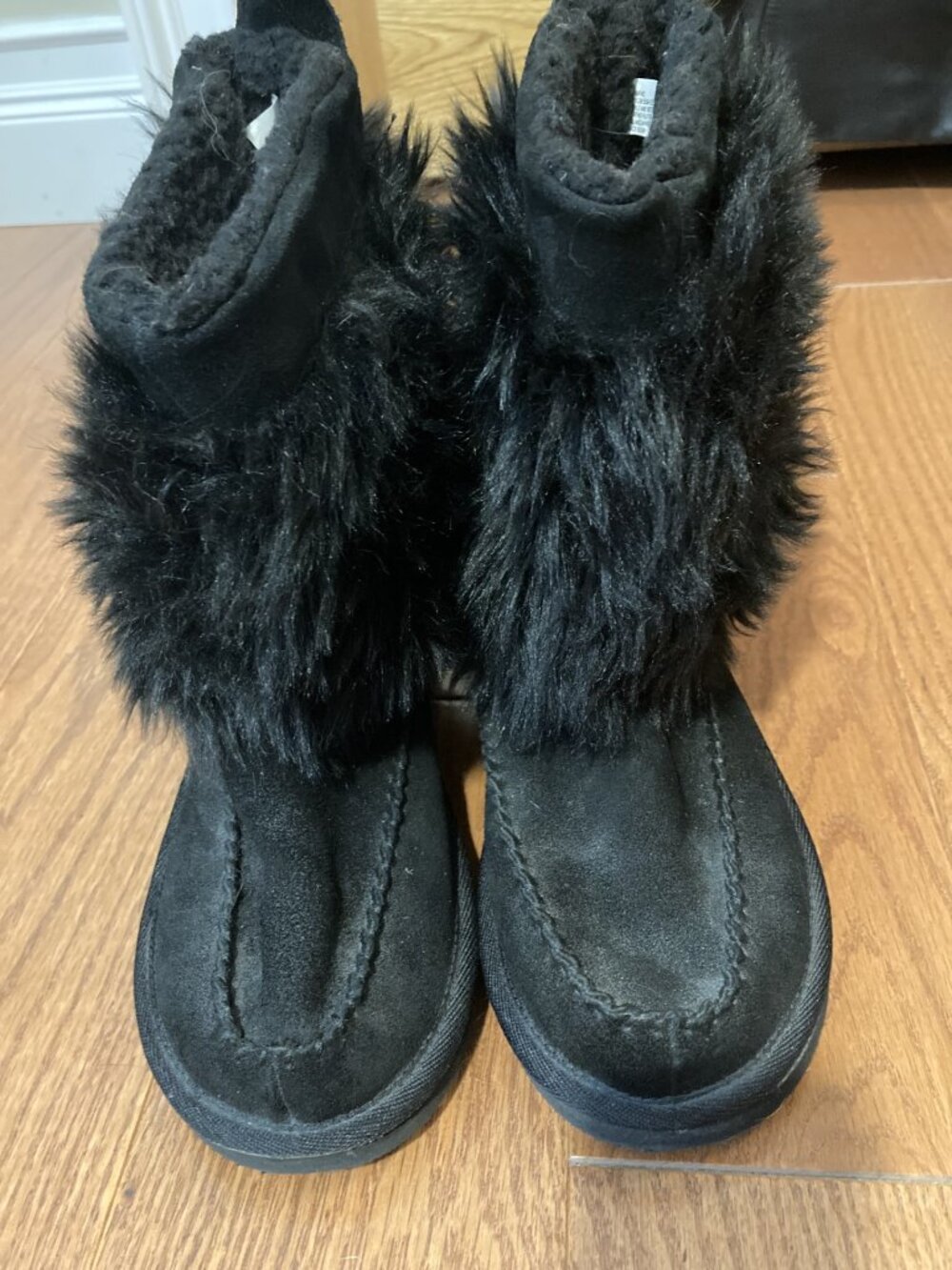 Rampage Black Furry Boots – Size 8 (Excellent Condition)